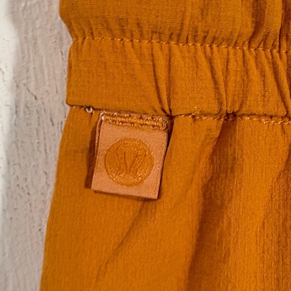 Lululemon bowline 5” Shorts - Picture 4 of 12